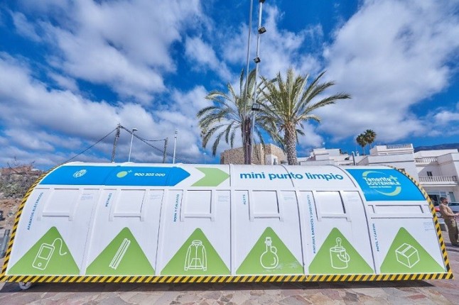 Retiran 15 toneladas de ropa y calzado en los mini puntos limpios ubicados en 13 municipios de Tenerife