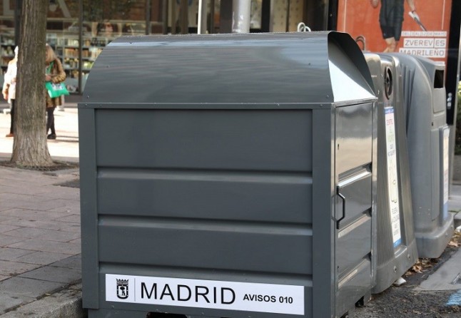 Madrid amplía a 784 los contenedores de ropa usada instalados en dependencias oficiales