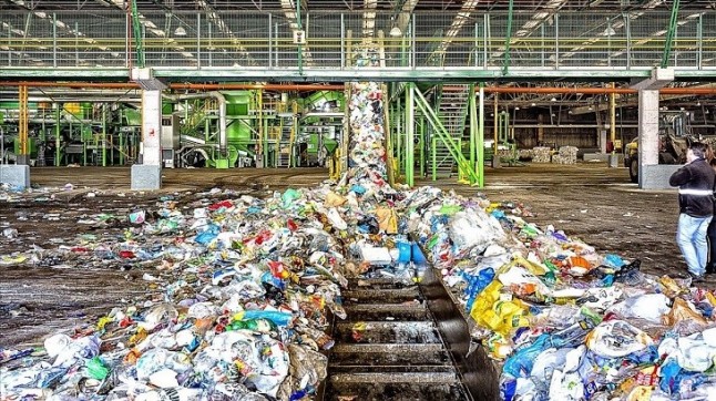 La metrópolis de Barcelona recalcula el coste de la tasa de tratamiento de residuos para fomentar el reciclaje