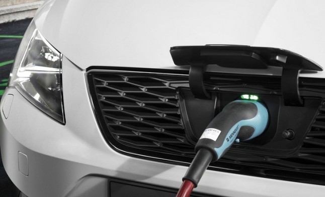 Repsol estima que el 30% de los coches nuevos que entren en el mercado en 2030 serán eléctricos