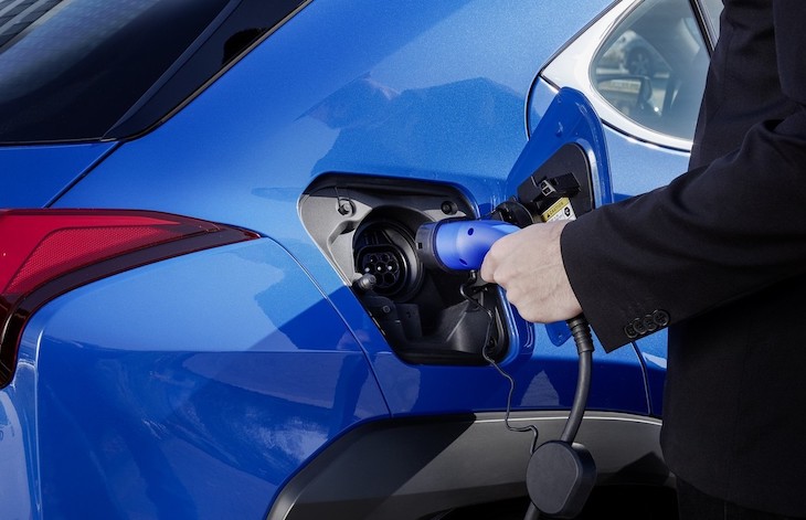 Cargacoches en busca del liderazgo en recarga ultrarrápida en España