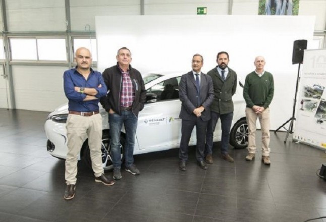 Leomotor cede cuatro vehículos eléctricos al Parque Nacional de los Picos de Europa