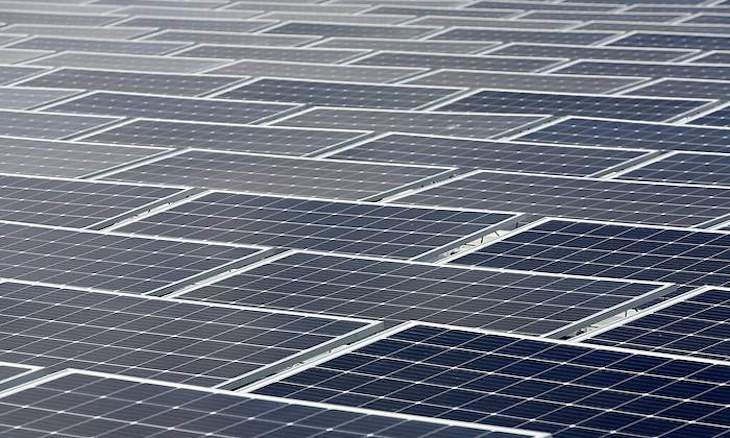 Cesce apuesta por la energía solar