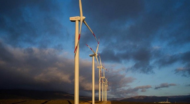 Acciona logra un contrato con Telefónica para suministrarle energía renovable en 2019