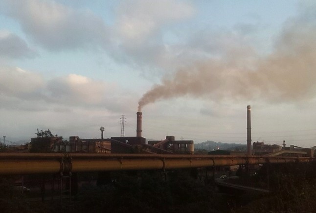 El Ministerio para la Transición Eológica recorta intencionadamente la contaminación asturiana