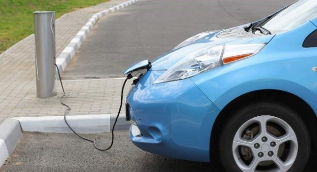 Los madrileños creen a pies juntillas en el futuro de los coches eléctricos