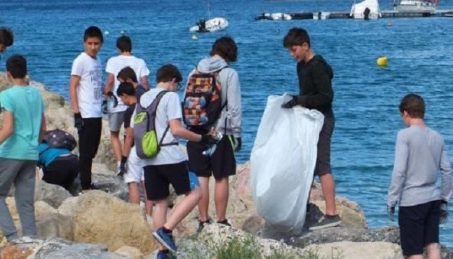 Voluntarios del GOB participan en la jornada de limpieza del tramo de litoral entre Son Serra de Marina y Son Real