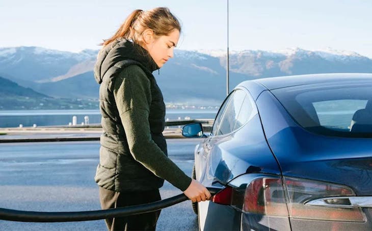 La mitad de los consumidores no se muestra convencido por el coche electrificado