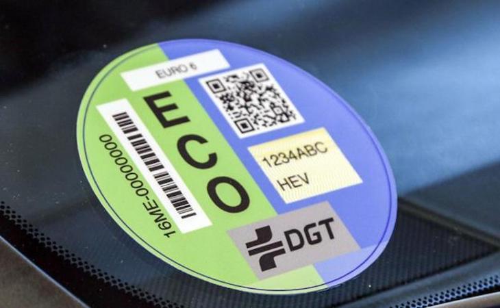 La DGT dice que el cambio en las etiquetas ambientales será consensuado