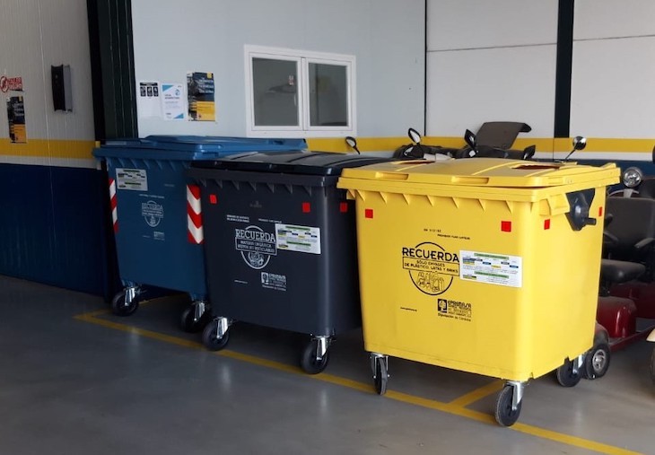 Epremasa dota de contenedores de residuos de uso privativo a 122 empresas de zonas industriales de Pozoblanco (Córdoba)