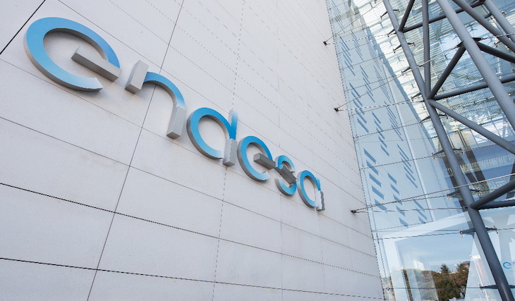 Endesa no descarta acudir a la próxima subasta en energías renovables