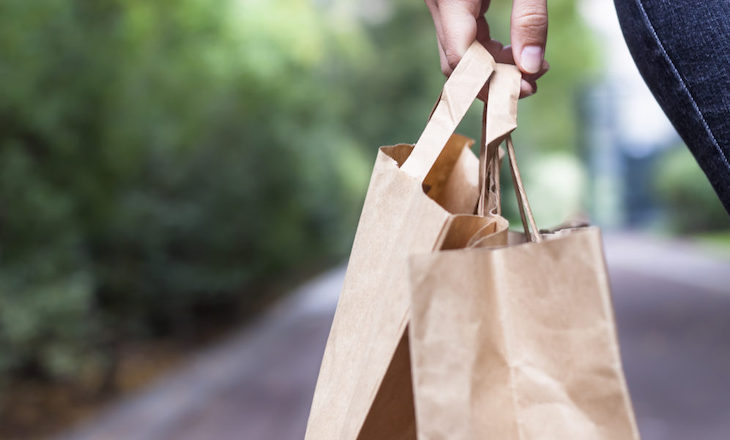 El uso de bolsas de papel en el comercio español aumento
