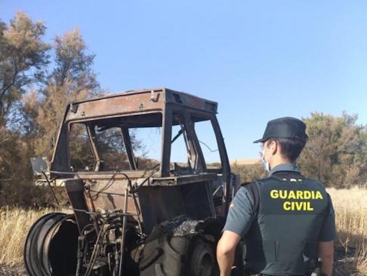La BENEMERITA investiga a dos agricultores por provocar incendios en Capilla y Casas de Don Pedro