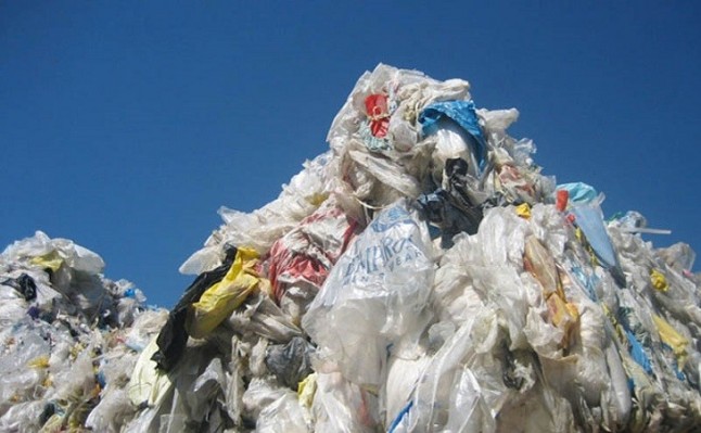 La contaminación del aire y por residuos plásticos