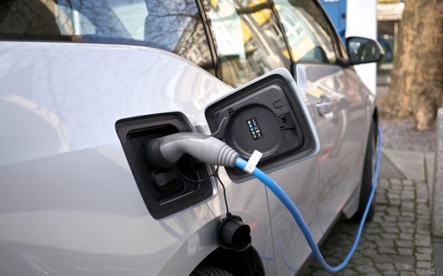 Cantabria pide prórroga para las ayudas al coche eléctrico de Moves