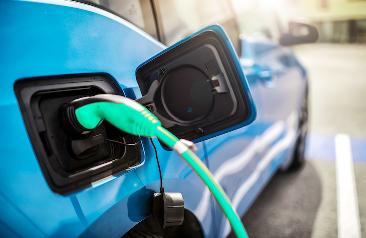 La Patronal del Coche Eléctrico precisa como mínimo unos 400 millones para vender 100.000 unidades