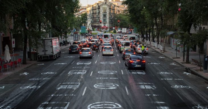Los ‘trucos’ y ‘medias-verdades’ para vender coches contaminantes