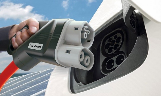 La Diputación de Castellón promueve el vehículo eléctrico con puntos de carga en sus dependencias