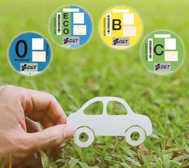 Granada prohibirá el paso al centro de vehículos sin etiquetas de emisiones cero desde el 31 de diciembre de 2025