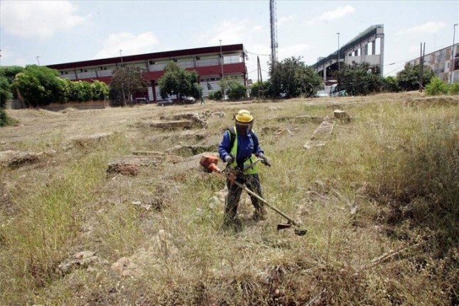 El Ayuntamiento de Logroño acomete la campaña de limpieza de parcelas para prevenir incendios