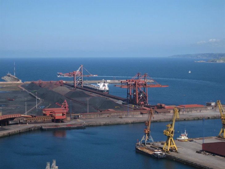 Asturias. El nuevo muro perimetral de El Musel no servirá para frenar la contaminación