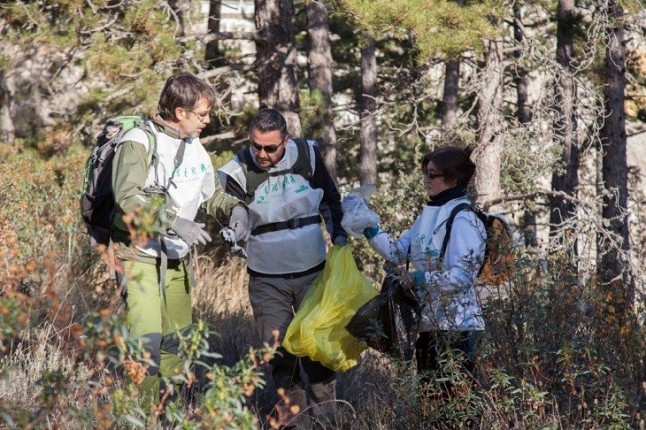 Colectivos madrileños tomarán muestras de la basura de 28 entornos fluviales de la región