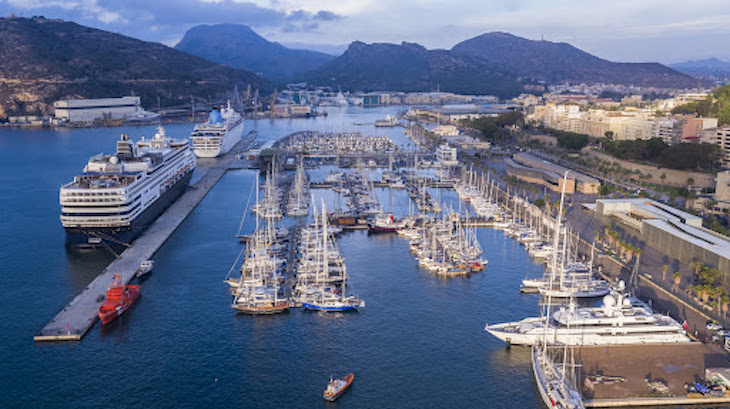 El Puerto de Cartagena y sus aguas mejoran ‘lentamente’
