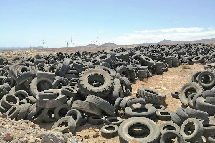 Retirada de casi 8.000 toneladas de neumáticos en el complejo ambiental de Arico (Tenerife)