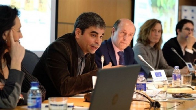 Madrid implementará paneles fotovoltaicos en un centenar de espacios municipales