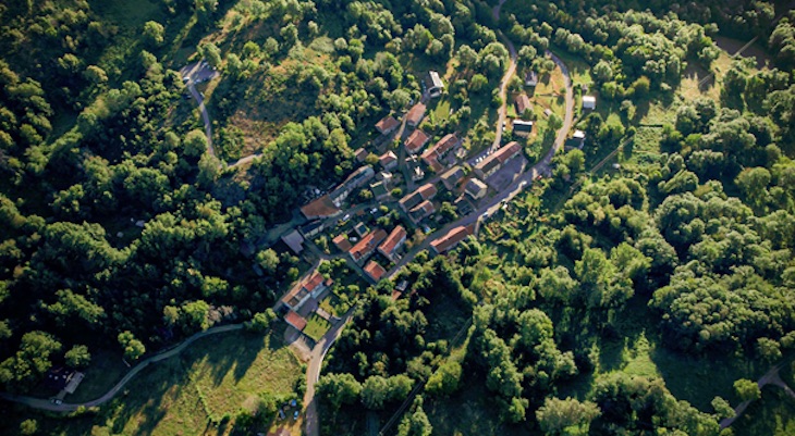 Renault lanza la primera ciudad ‘100 % vehículos eléctricos’ de Francia