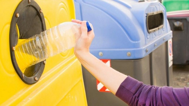 ReciPlàstic: Un proyecto piloto en San Marcelino bonificará a los ciudadanos que reciclen correctamente el plástico