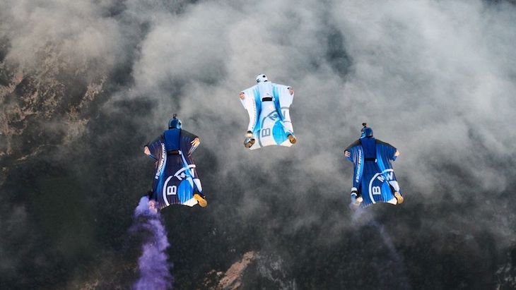 BMW desarrolla un traje de alas con motor eléctrico