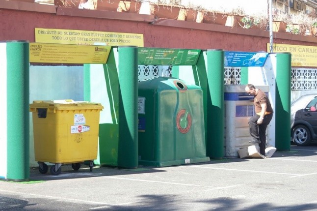 El Ayuntamiento refuerza la limpieza en San Mateo con sensibilización