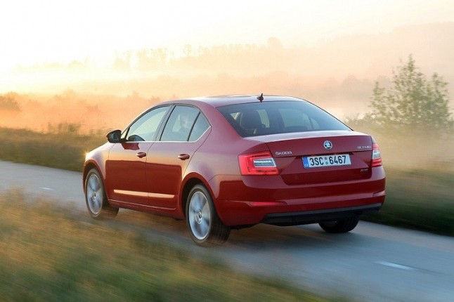 Skoda mejora la potencia y autonomía del motor híbrido de gasolina y gas natural del Octavia G-Tec