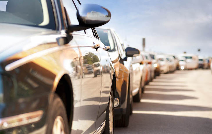 La compra de coches que emiten CO2 del España