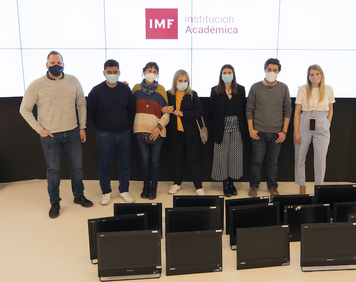IMF Institución Académica dona 103 equipos informáticos a Cáritas y a Profesores Cooperantes para reducir la brecha tecnológica