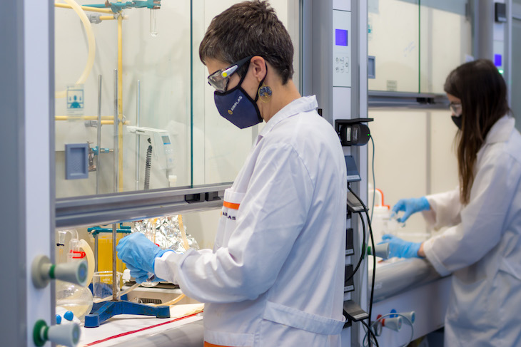 Economía Circular aplicada al sector cerámico y a los composites utilizados en los aerogeneradores y aeronáutica