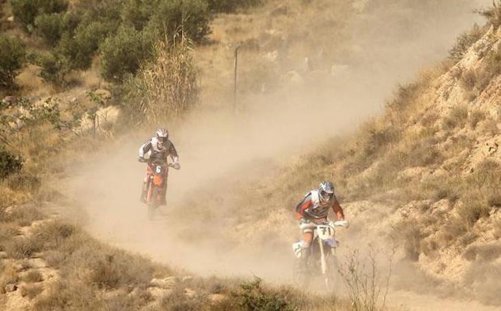 Critican con dureza las motos que circulan ‘campo a través en Logroño’