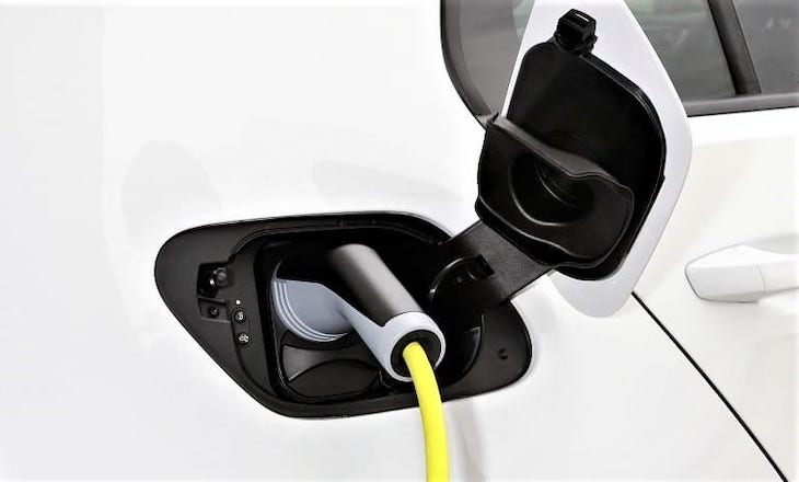 Adif licitará puntos de recarga de coche eléctrico en 79 estaciones catalanas