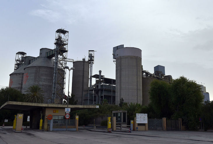 Polémica a cuenta de la cementera de Alcalá de Guadaíra