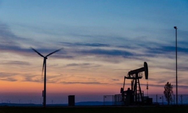 La subida del precio del petróleo beneficia las energías alternativas