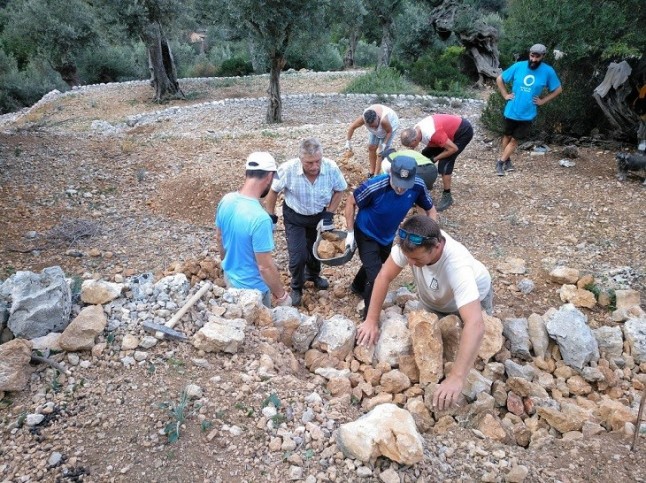 Amics de la Terra celebra su última jornada de voluntariado de conservación con ciudadanos alemanes en la Tramuntana