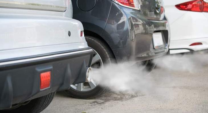 La mitad de los españoles no está dispuesto a gastar más en un coche que contamine menos
