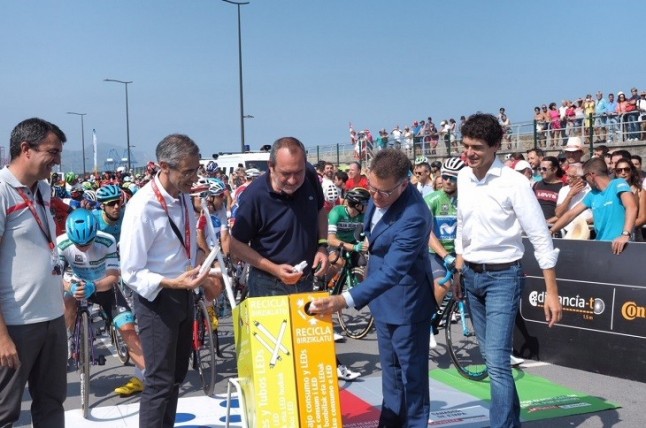 La Vuelta Ciclista a España 2018 se compromete con el reciclaje de lámparas de la mano de AMBILAMP