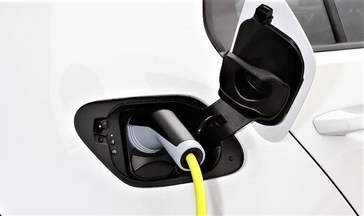 Iberdrola pone en marcha dos nuevos puntos de recarga para vehículos eléctricos en Irun