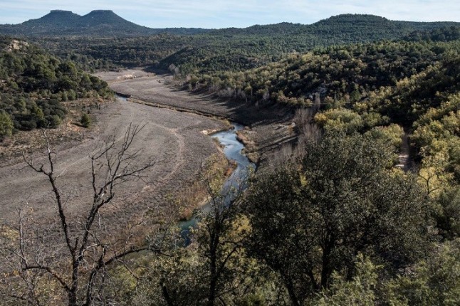Robando el agua de todos