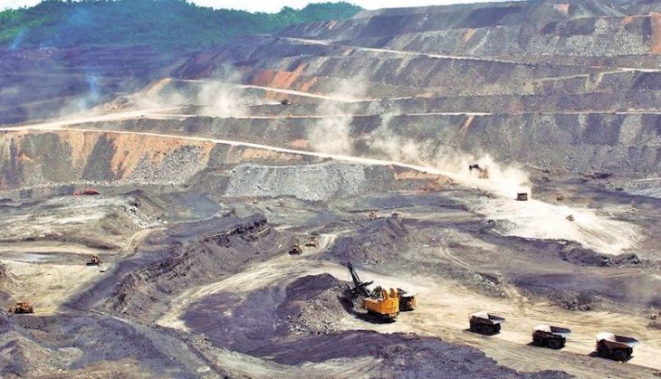 Jóvenes y una monja demandan al Gobierno de Australia por aceptar la ampliación de una mina de carbón