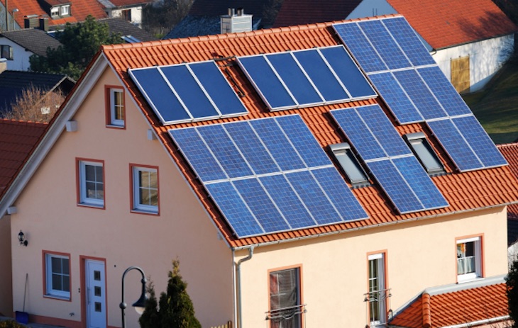 Si tu municipio tiene más de 10.000 habitantes es muy probable que te descuenten parte del IBI si instalas autoconsumo fotovoltaico