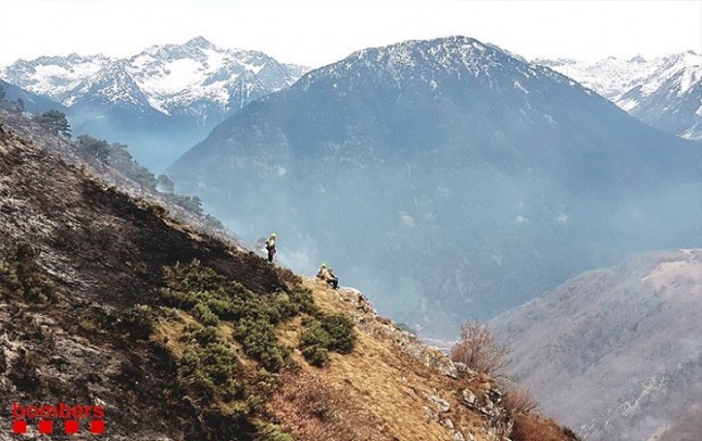 Controlado el incendio de pastos de Arties