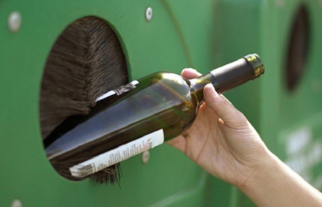 Carmena invoca al "poder casi mágico" del reciclado del vidrio